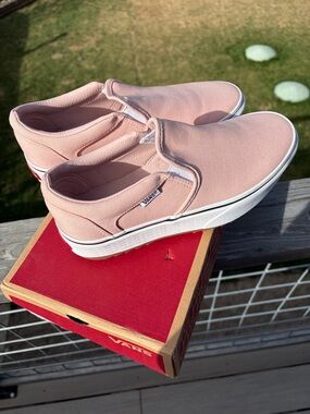 Vans Asher Platform Sneakers